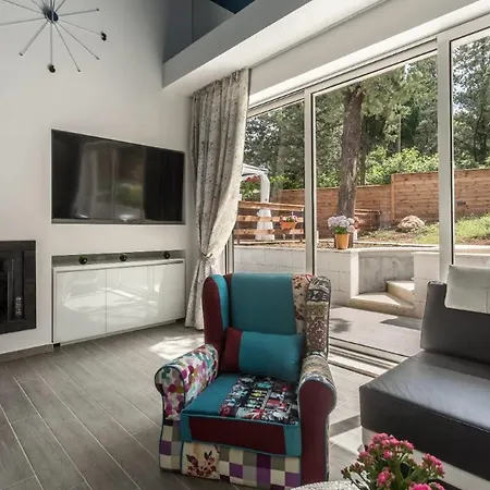 Bila Vila - Where Life Meets Luxury & Nature Vila *