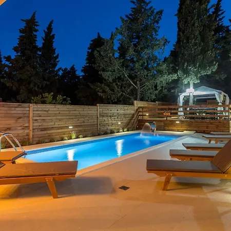 Villa Bila Vila - Where Life Meets Luxury & Nature