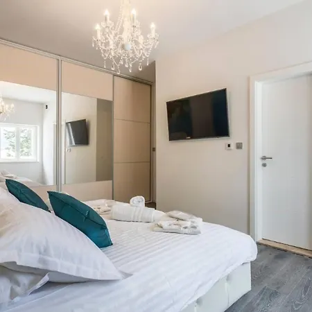 Bila Vila - Where Life Meets Luxury & Nature سبليت