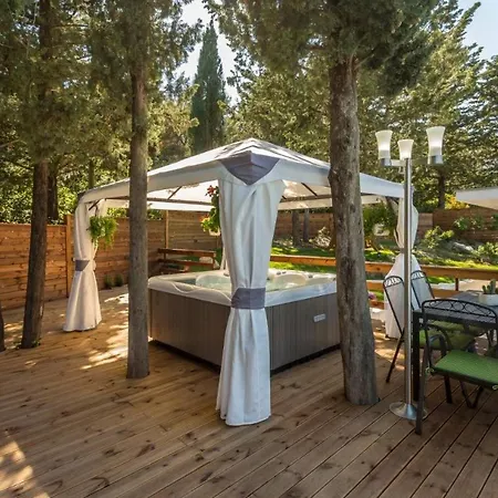 Bila Vila - Where Life Meets Luxury & Nature فيلة سبليت