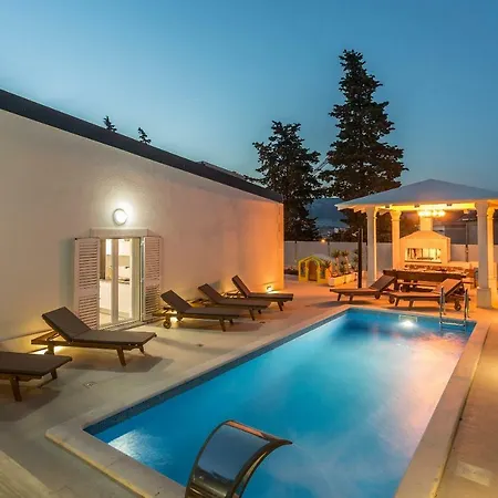 Bila Vila - Where Life Meets Luxury & Nature فيلة سبليت