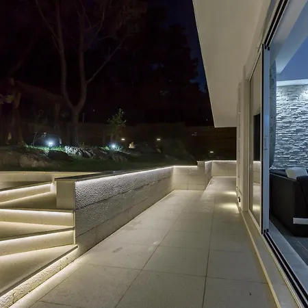Bila Vila - Where Life Meets Luxury & Nature 빌라