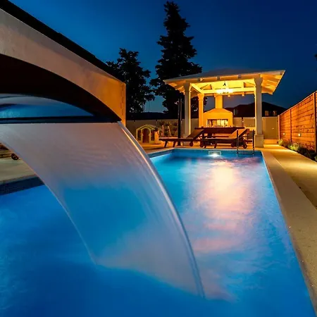 빌라 Bila Vila - Where Life Meets Luxury & Nature *